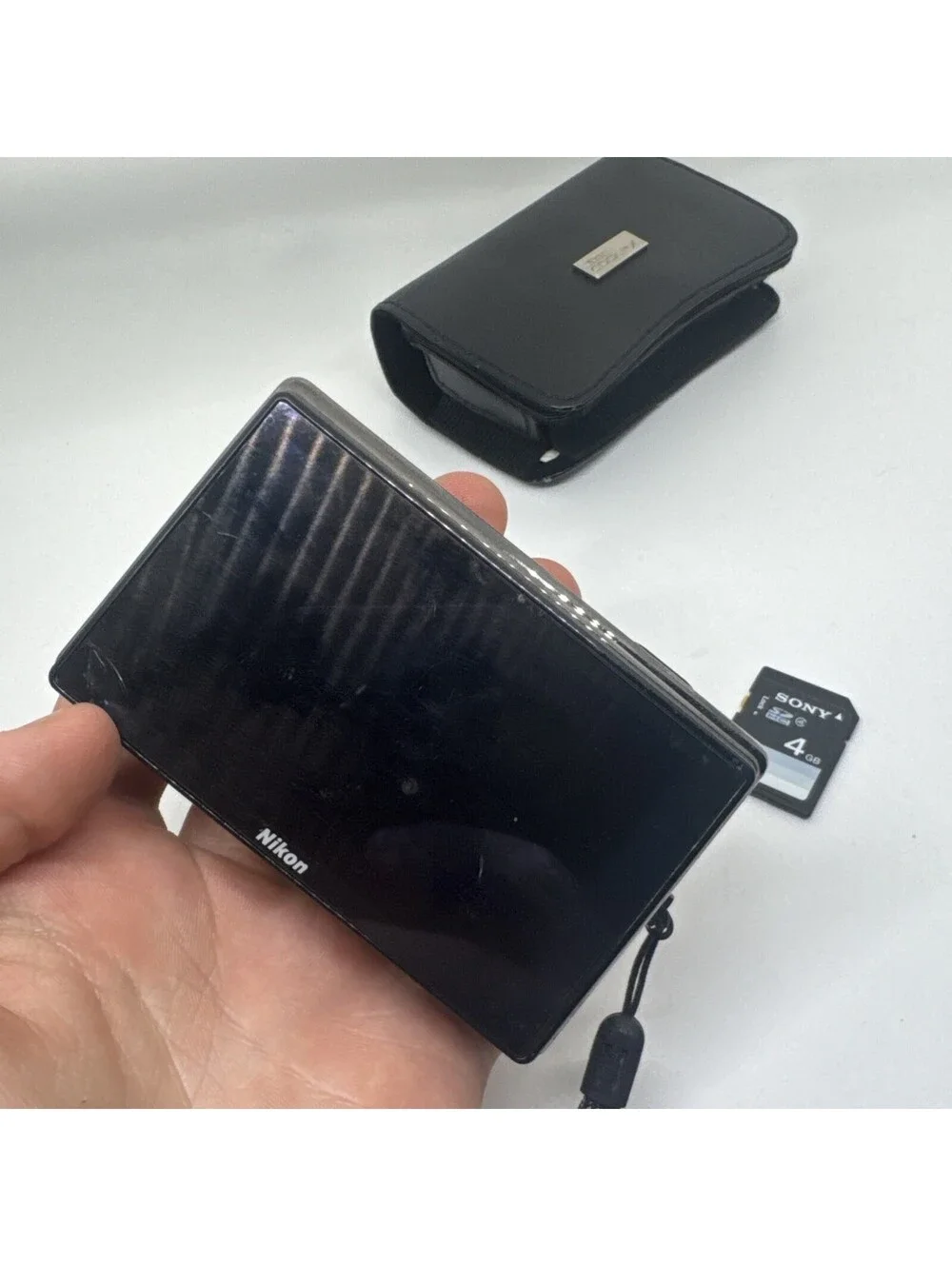 Nikon Coolpix S70  Compact Digital Camera Black W Battery SD Case TESTED WORKING